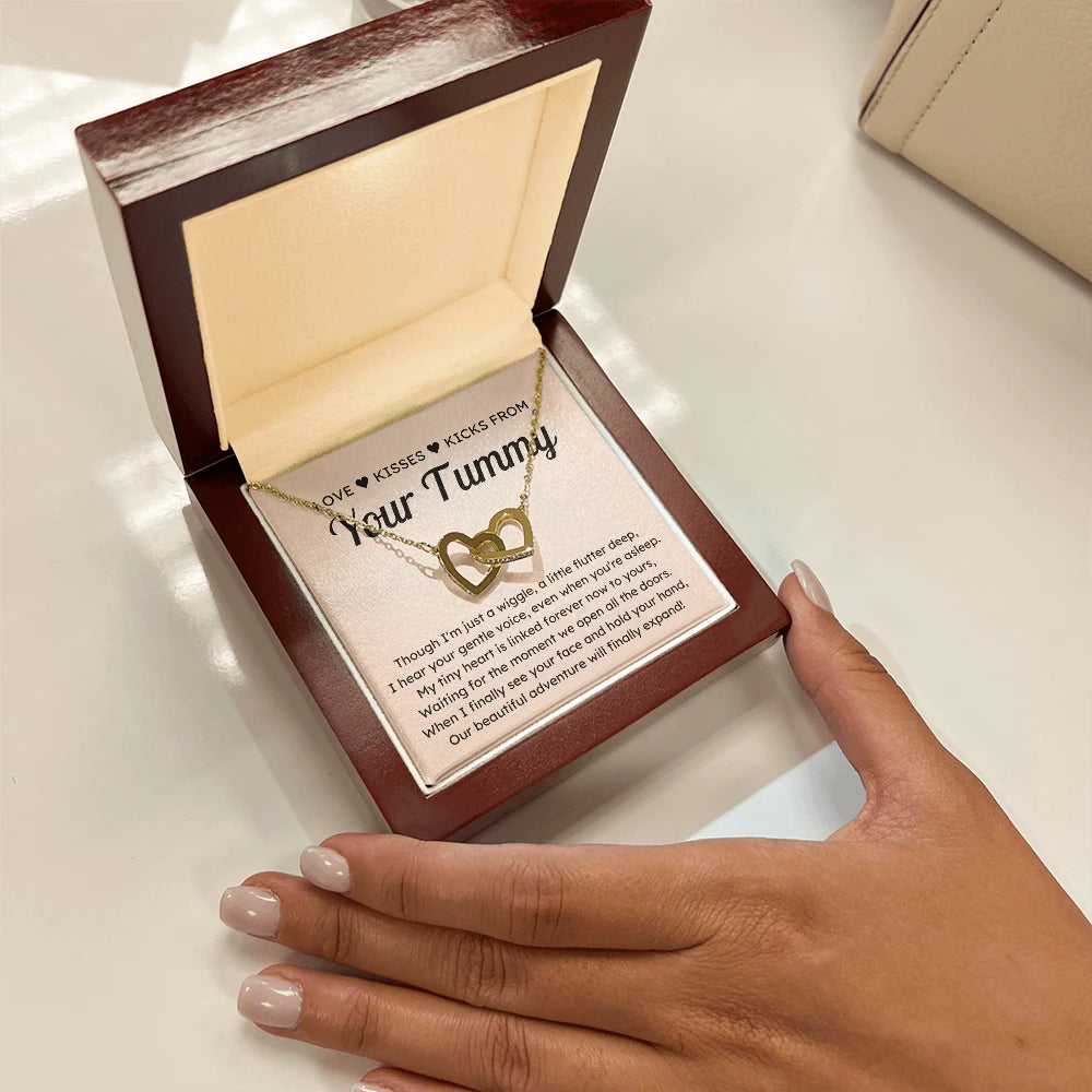 To A Mom To Be 18k Yellow Gold Interlocking Hearts Necklace From Baby in the Womb Linked Forever Message Card Jewelry Luxury Box