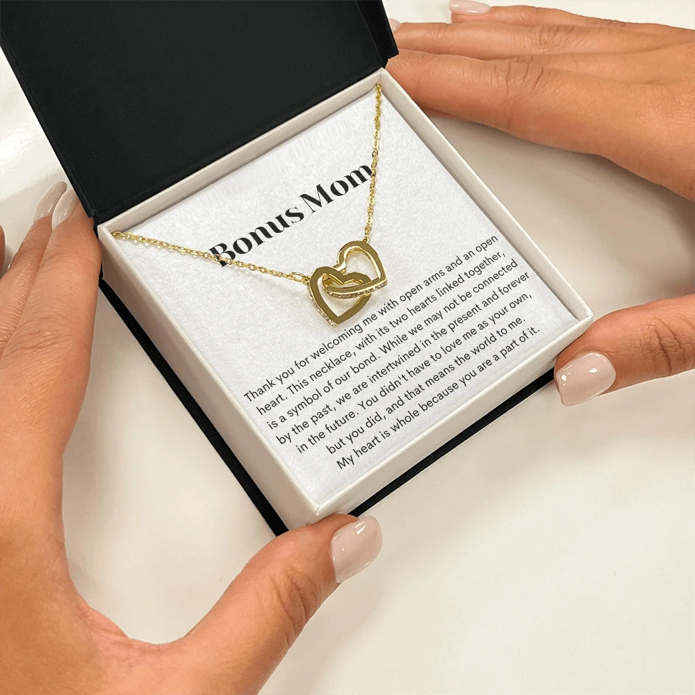 To My Bonus Mom 18K Yellow Gold Interlocking Hearts Necklace From Children Our Bond Message Card Jewelry Standard Box