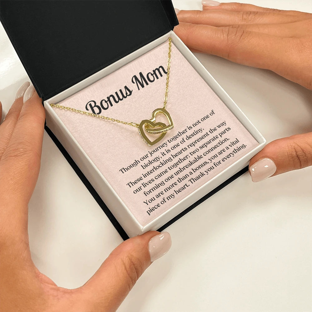 To My Bonus Mom 18K Yellow Gold Interlocking Hearts Necklace From Children Thank You Message Card Jewelry Standard Box