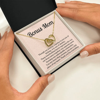 To My Bonus Mom 18K Yellow Gold Interlocking Hearts Necklace From Children Thank You Message Card Jewelry Standard Box